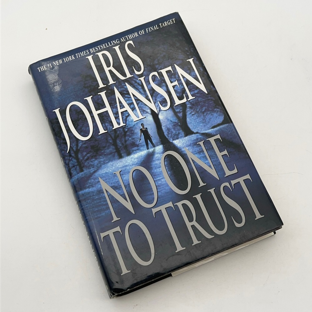 No One to Trust Iris Johansen Hardcover 2002 Bantam Thriller Suspense